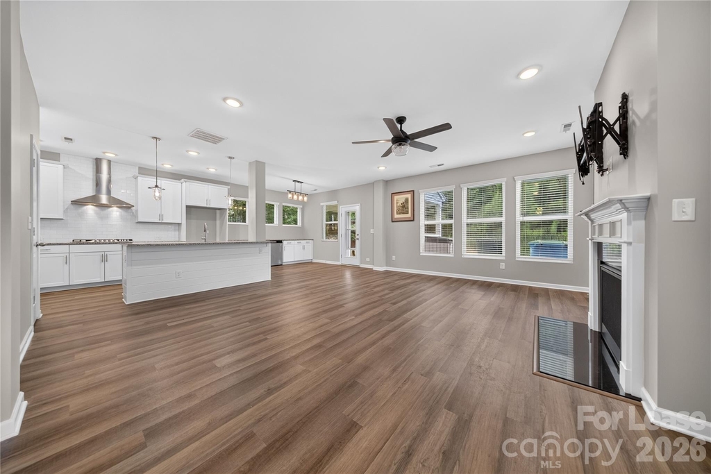 1879 Felts Parkway - Photo 3