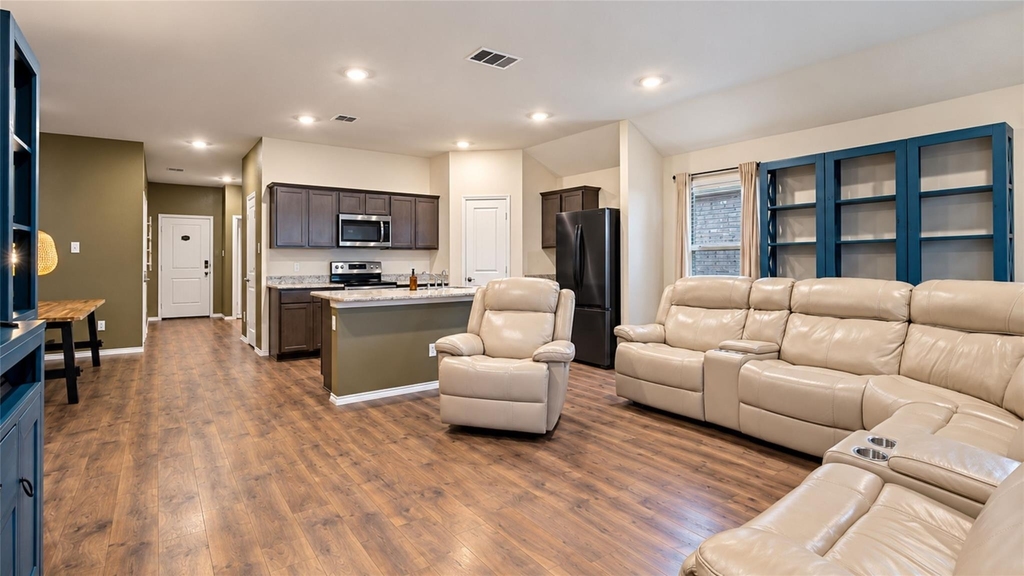 709 Darlington Oak Avenue - Photo 18