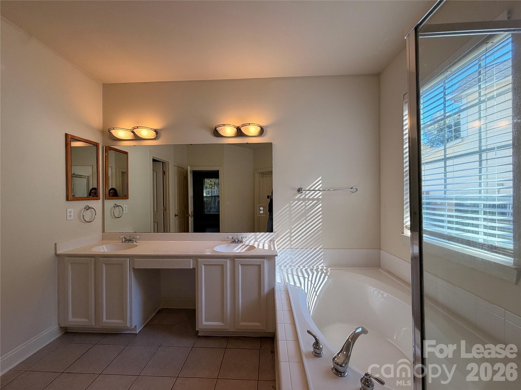 3400 Pasture View Court - Photo 8
