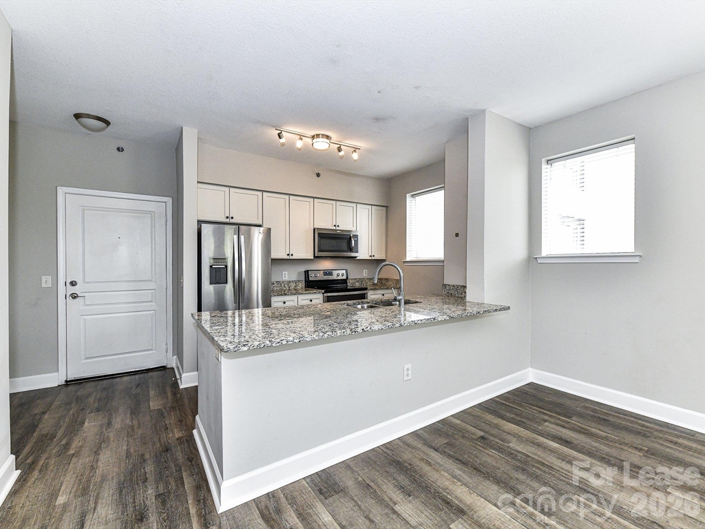 1315 East Boulevard - Photo 6