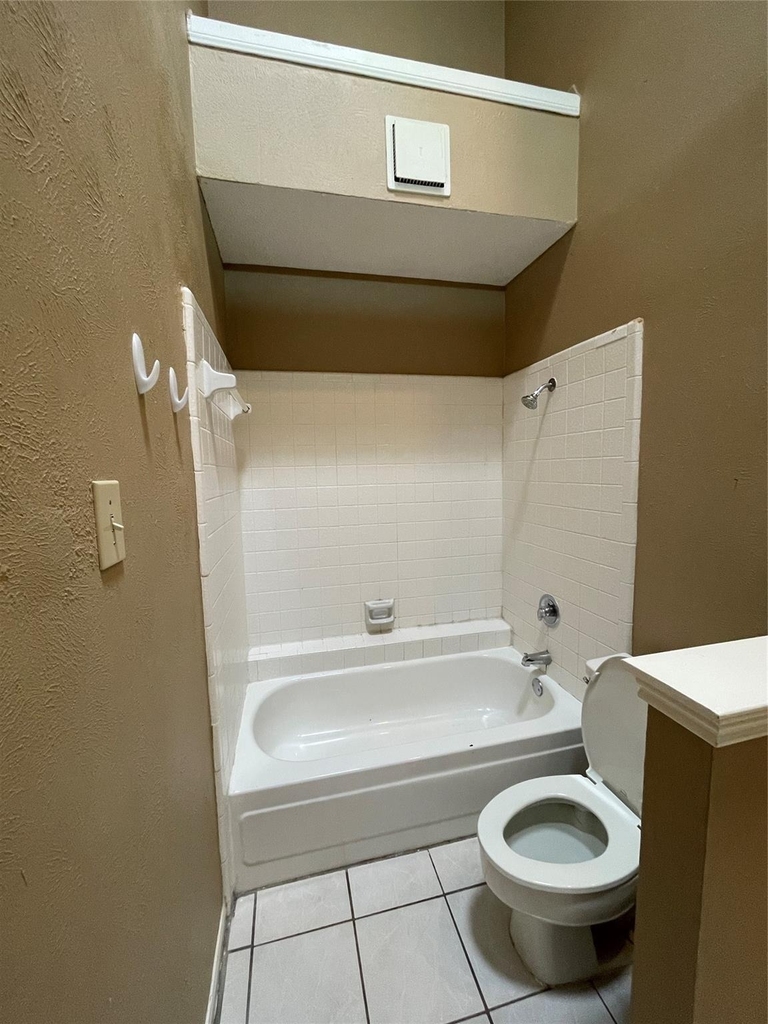 2204 W Park Boulevard - Photo 11