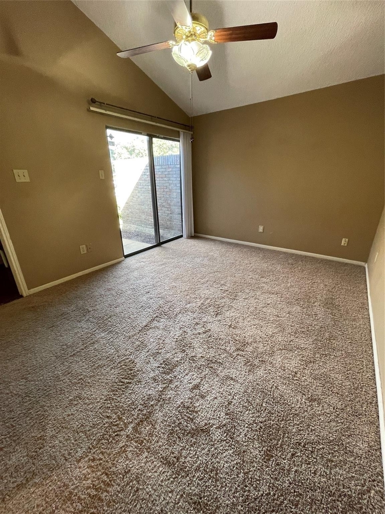 2204 W Park Boulevard - Photo 10