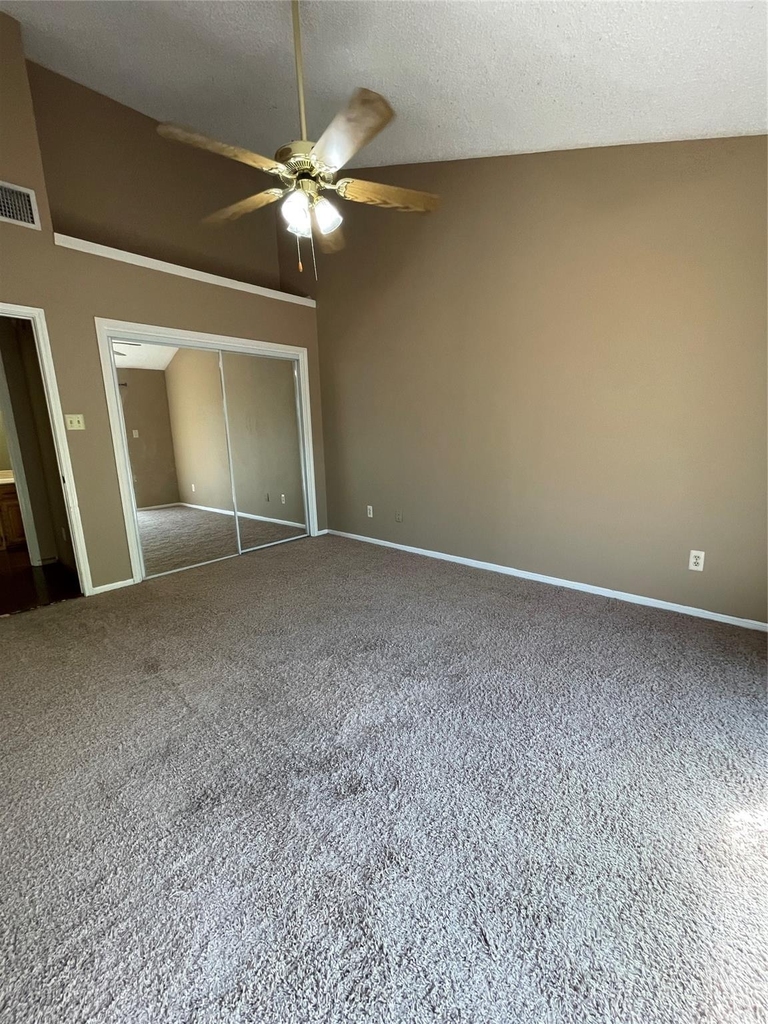 2204 W Park Boulevard - Photo 8