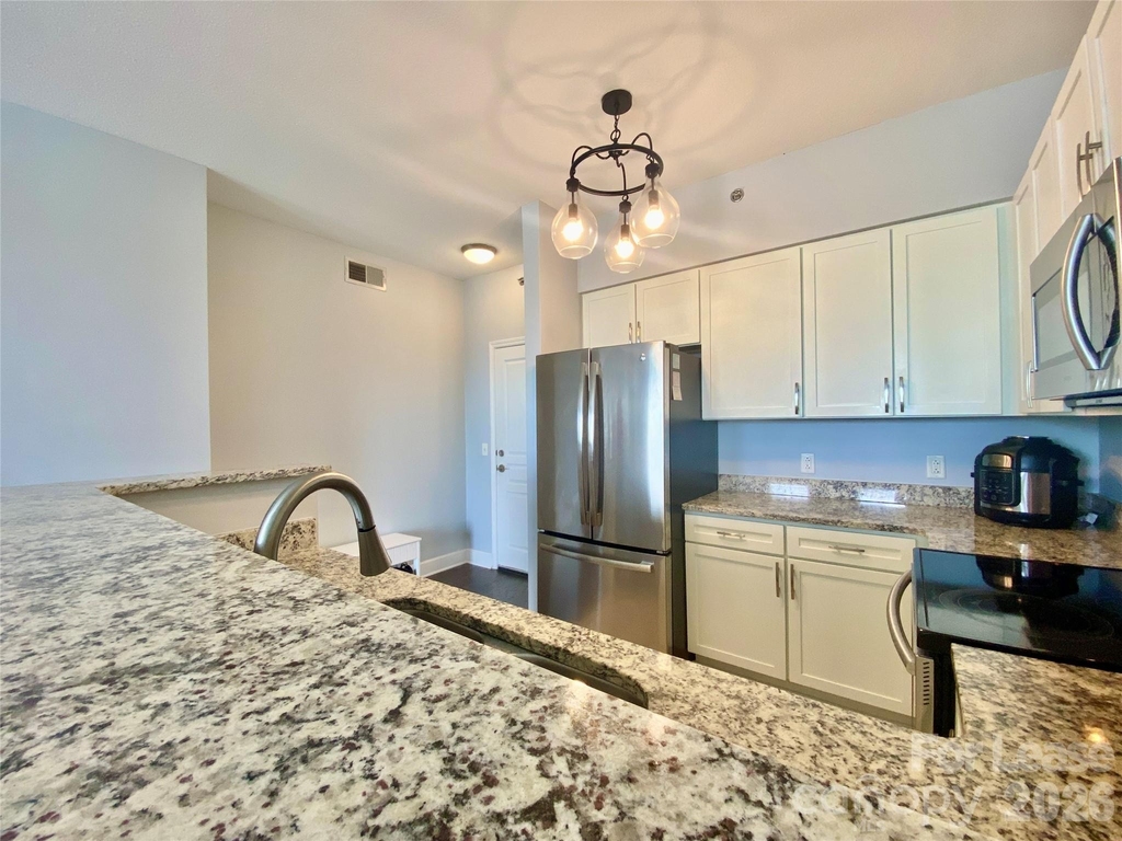 1315 East Boulevard - Photo 6