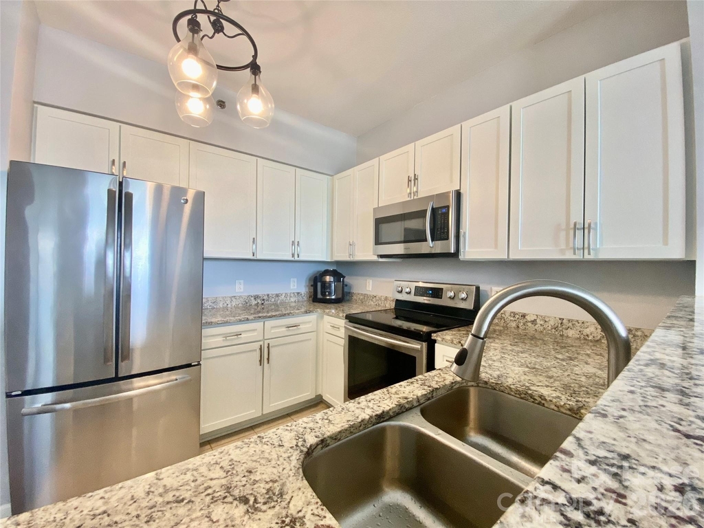 1315 East Boulevard - Photo 5