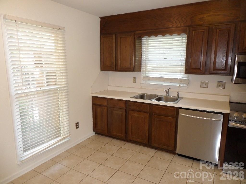 530 N Poplar Street - Photo 1