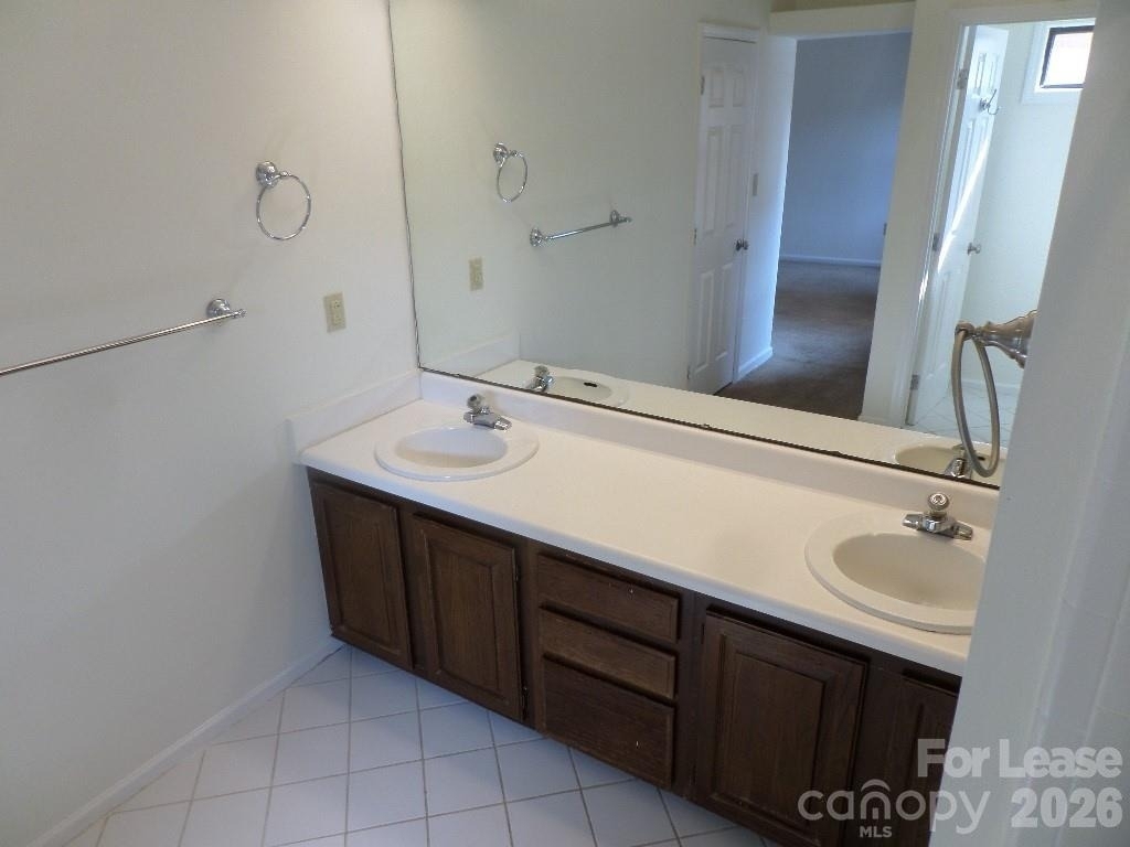 530 N Poplar Street - Photo 8
