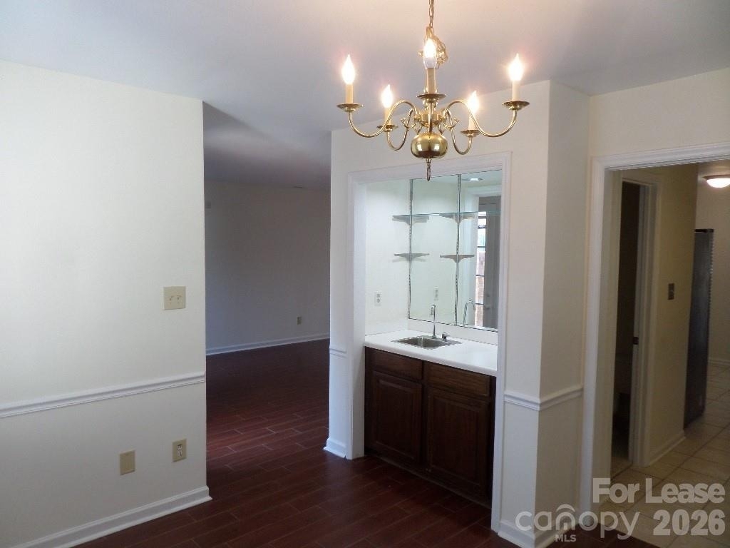 530 N Poplar Street - Photo 4