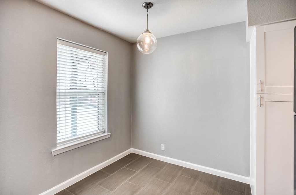 5708 Hudson Street - Photo 2