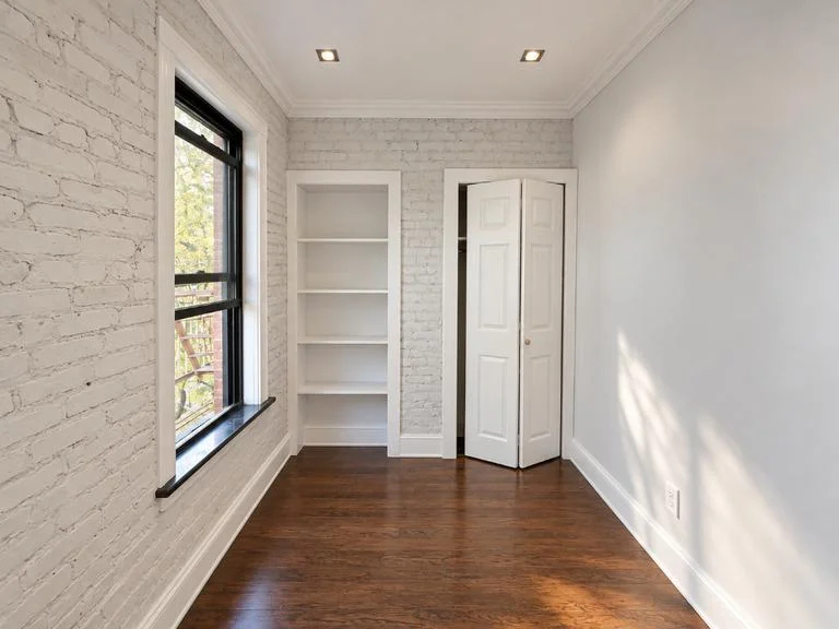 410 East 13th Street - Photo 7