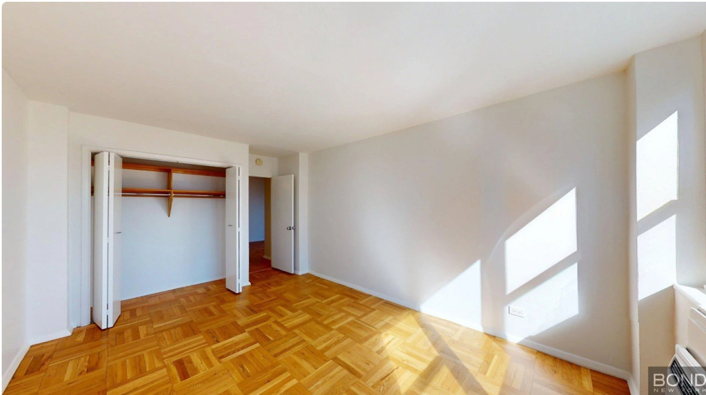 East 79th Street - Photo 2