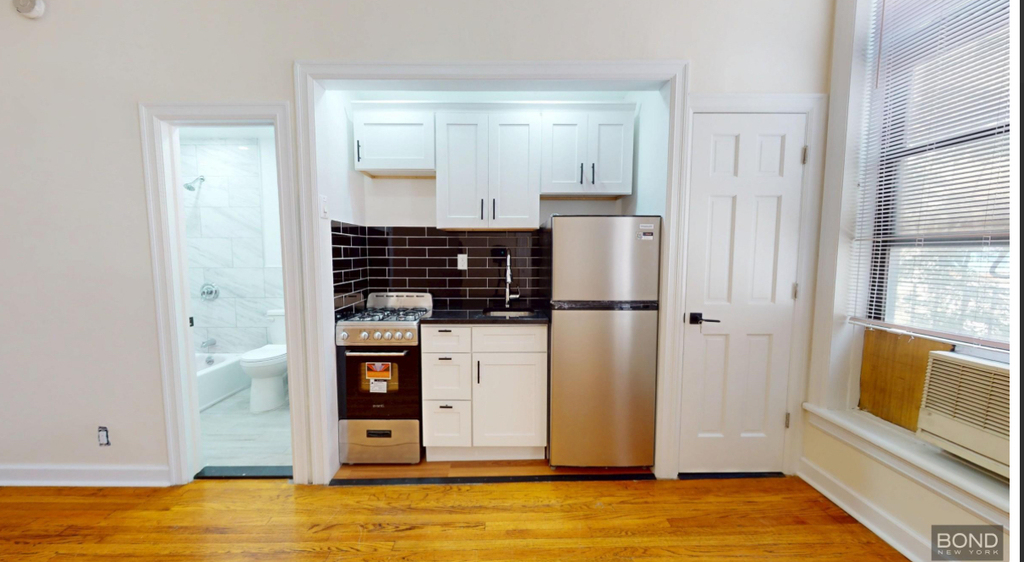 East 45th Street - Photo 2