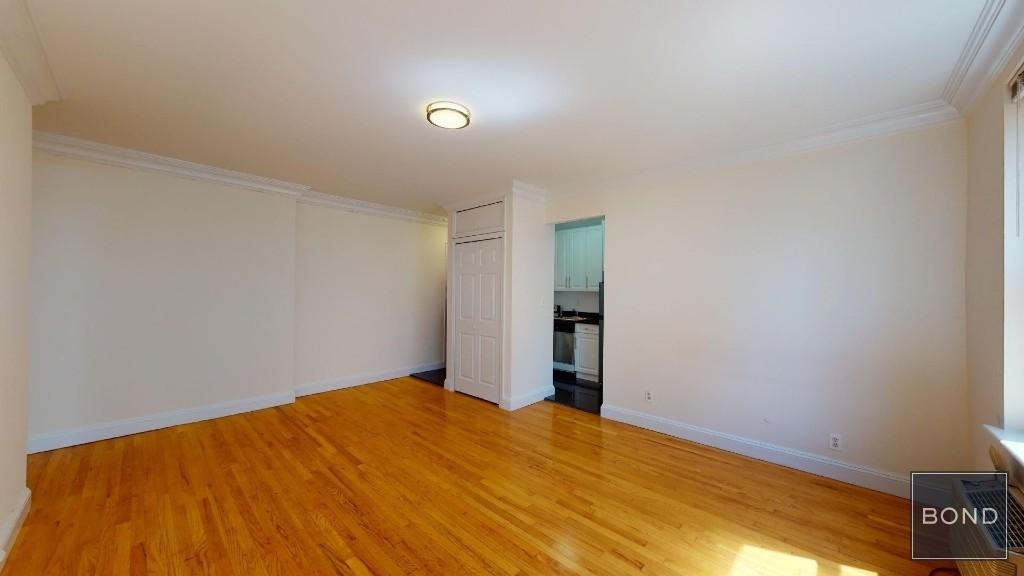 East 78th Street - Photo 4