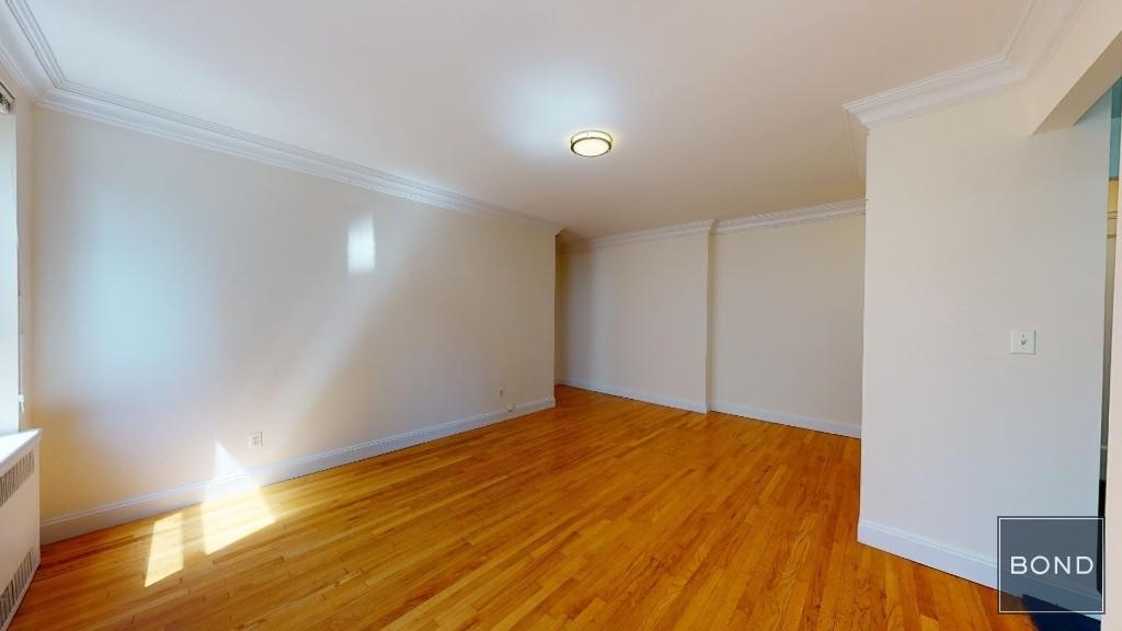 East 78th Street - Photo 5