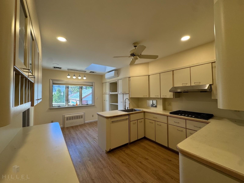 8148 192nd Street - Photo 2