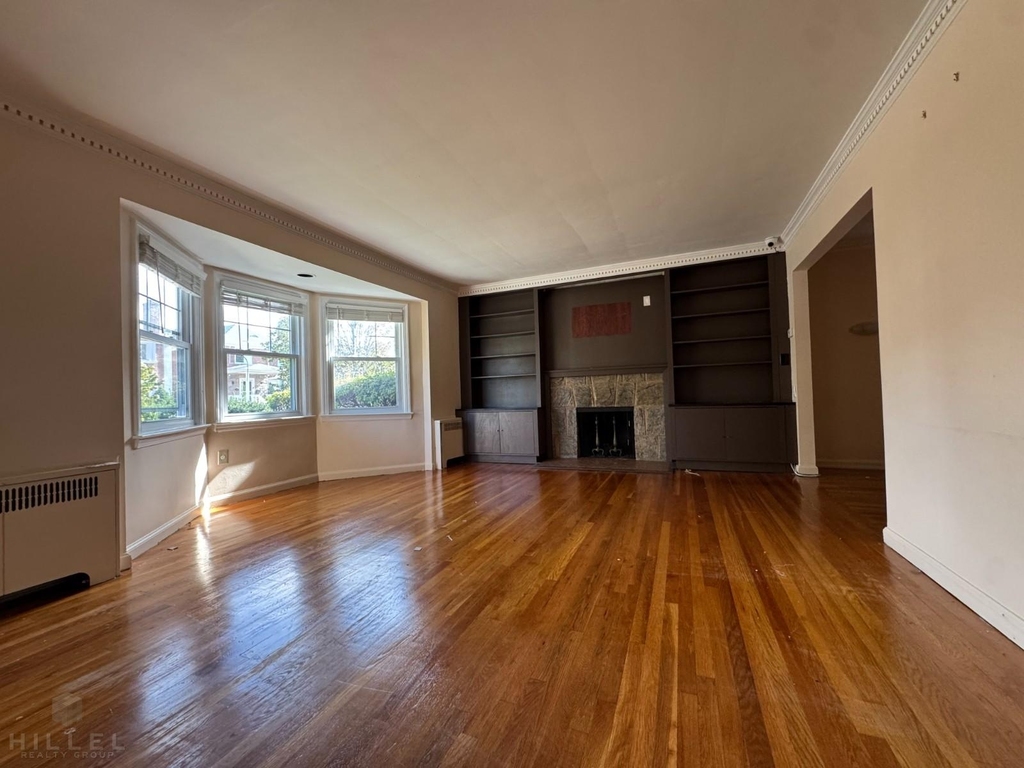 8148 192nd Street - Photo 1