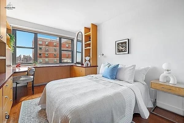 East 9th Street - Photo 7