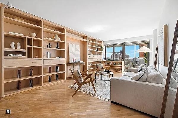 East 9th Street - Photo 3