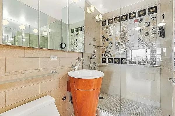 East 9th Street - Photo 8