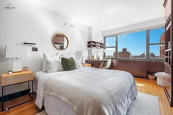 East 9th Street - Photo 6