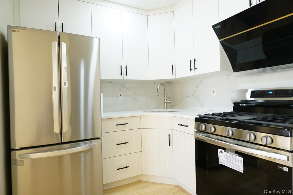 41-35 67th Street - Photo 4