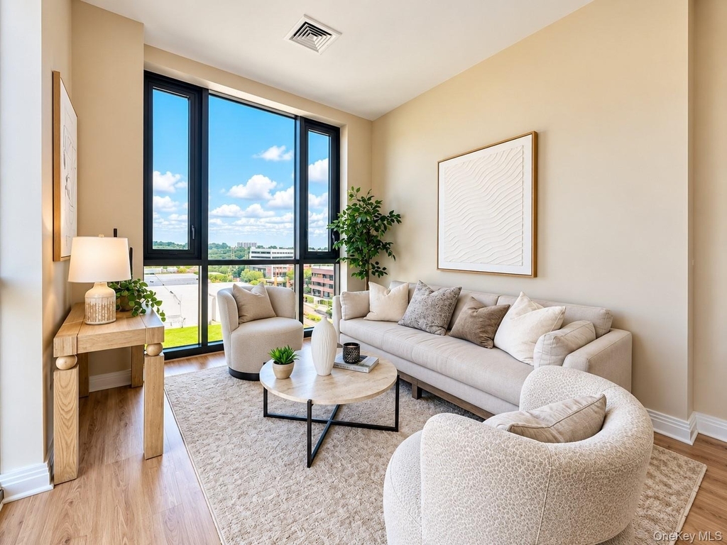 701 Ridge Hill Boulevard - Photo 1