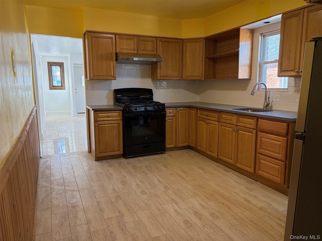 7729 80th Street - Photo 3