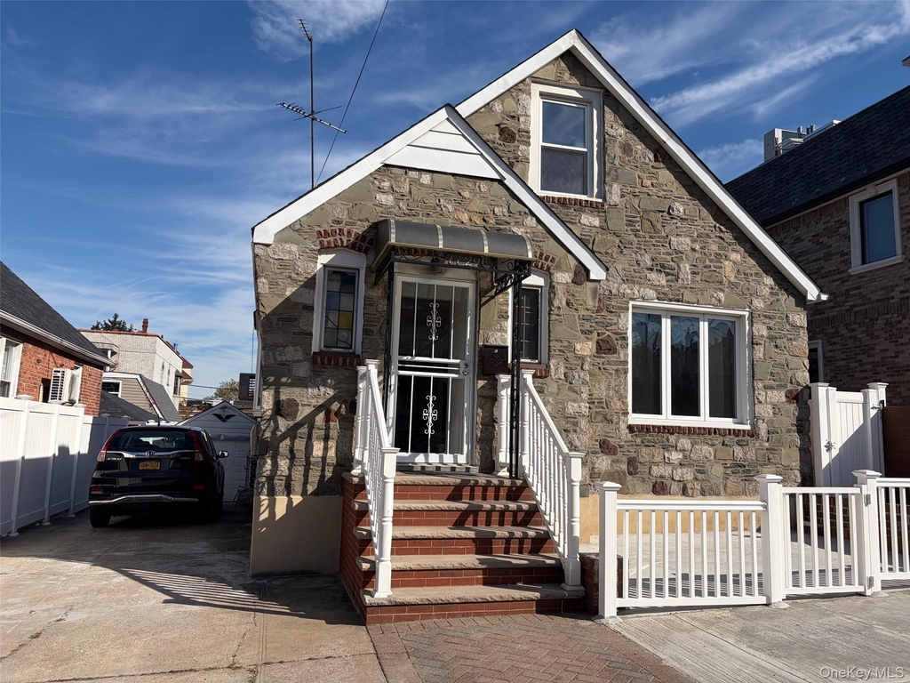 7729 80th Street - Photo 0