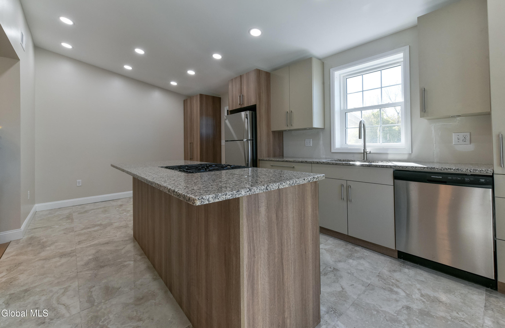 64 Burton Avenue - Photo 4