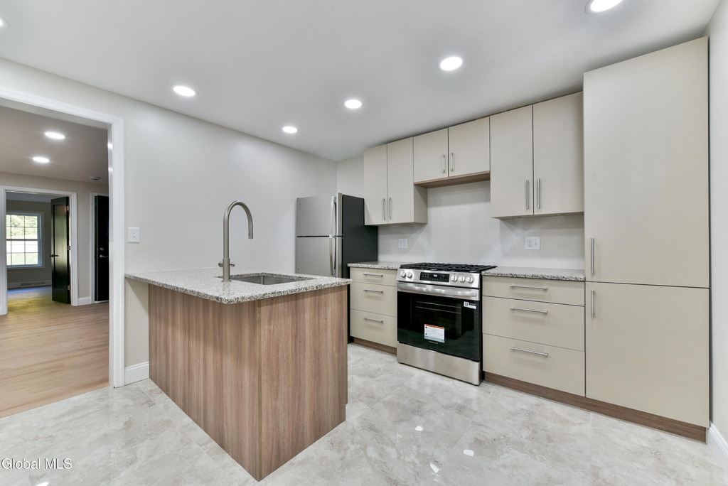 64 Burton Avenue - Photo 4