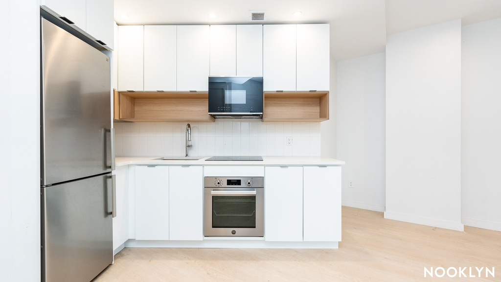 280 Meeker Ave - Photo 3