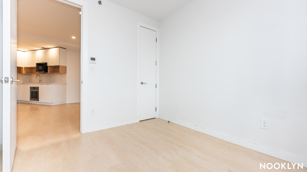 280 Meeker Ave - Photo 9