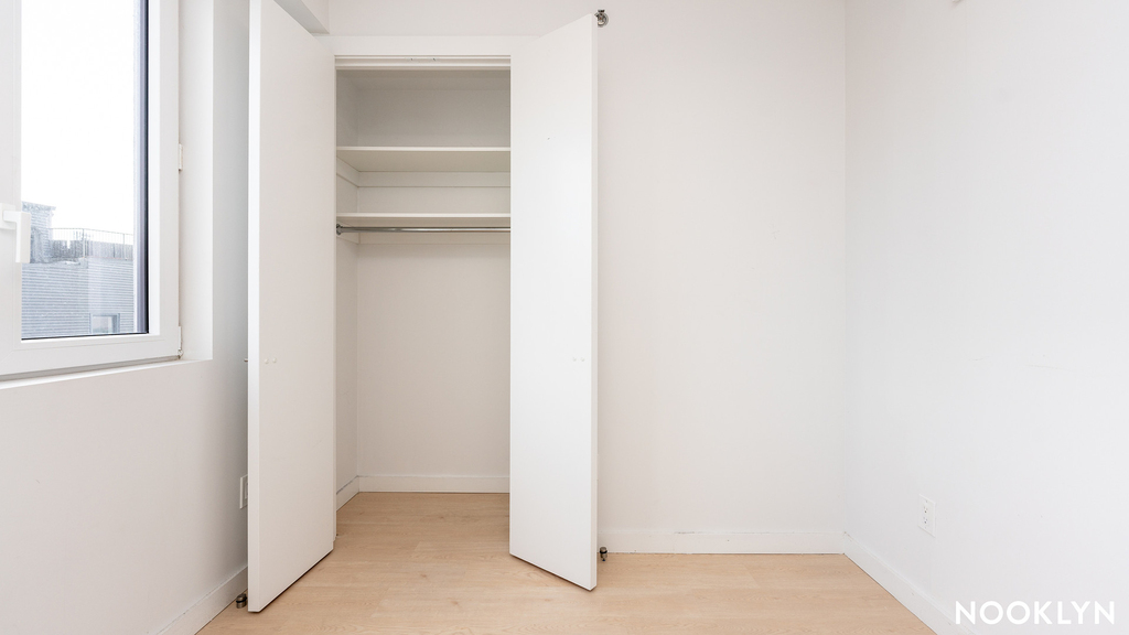 280 Meeker Ave - Photo 5