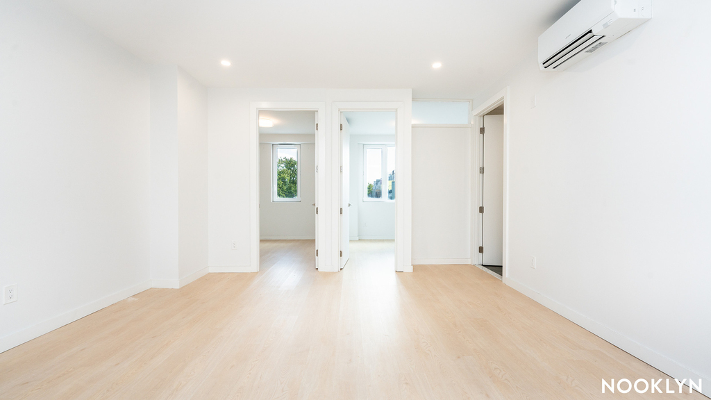 280 Meeker Ave - Photo 2