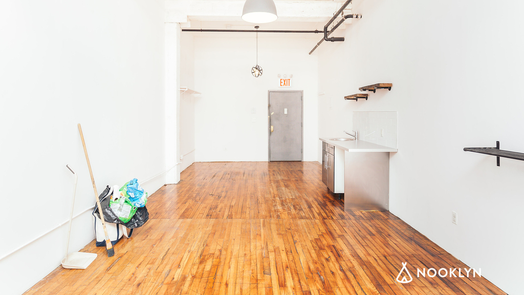 476 Jefferson St - Photo 1