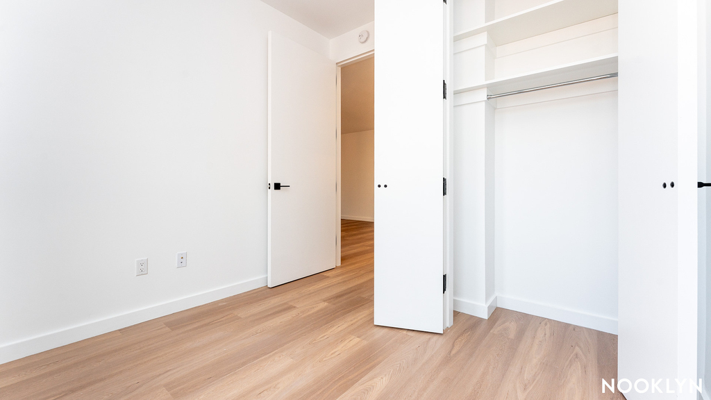 654 Madison St - Photo 15