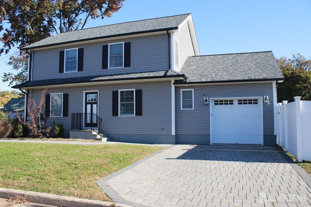 800 Drake Avenue - Photo 1