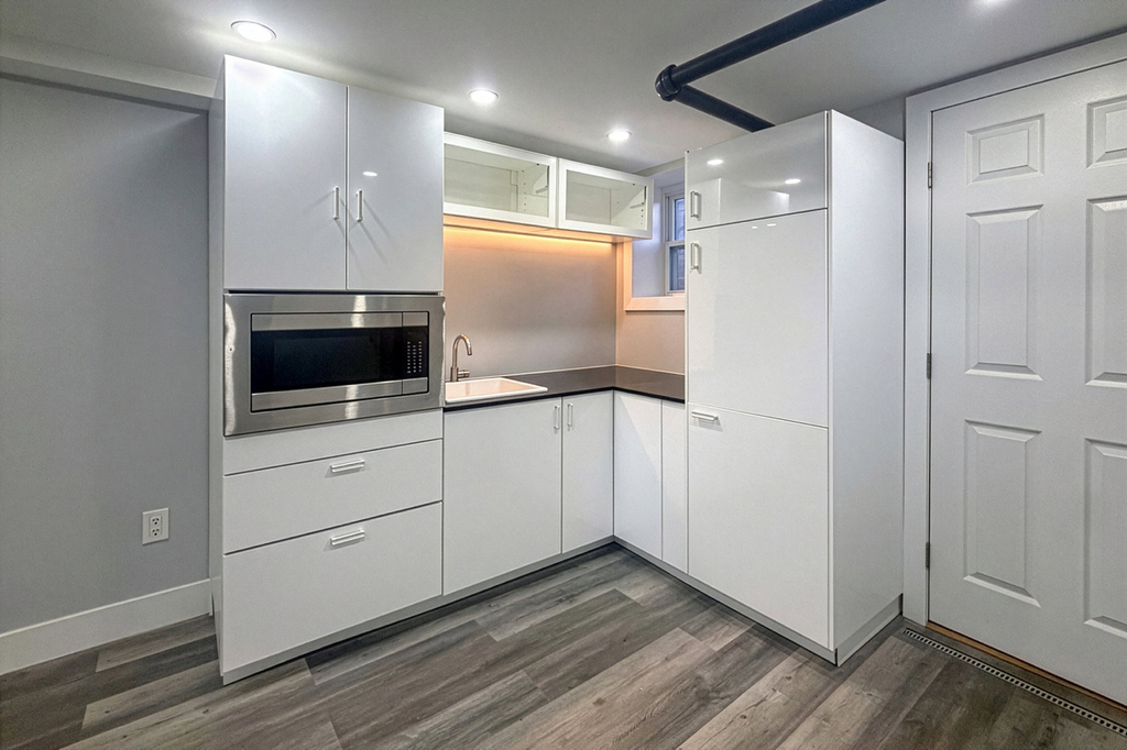 128 E 28th Street - Photo 12