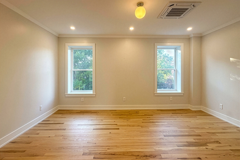 128 E 28th Street - Photo 8