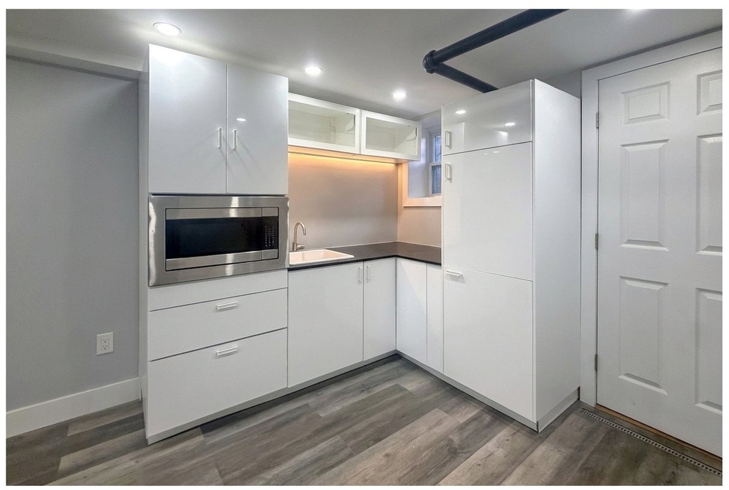 128 E 28th Street - Photo 13