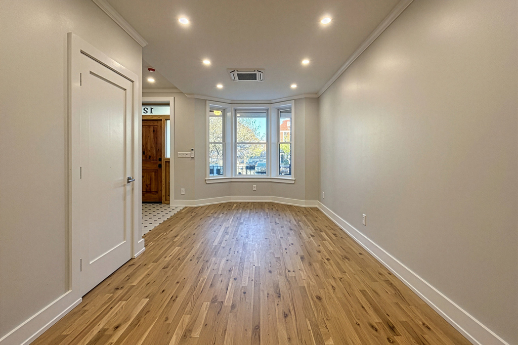 128 E 28th Street - Photo 3