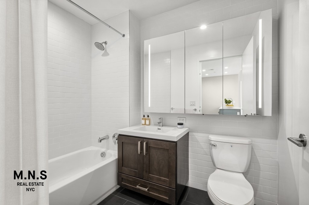 4568 Broadway - Photo 12