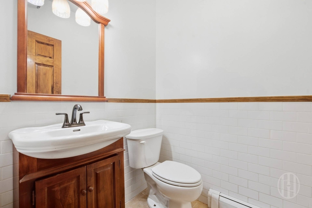 235 W 137th Street - Photo 6