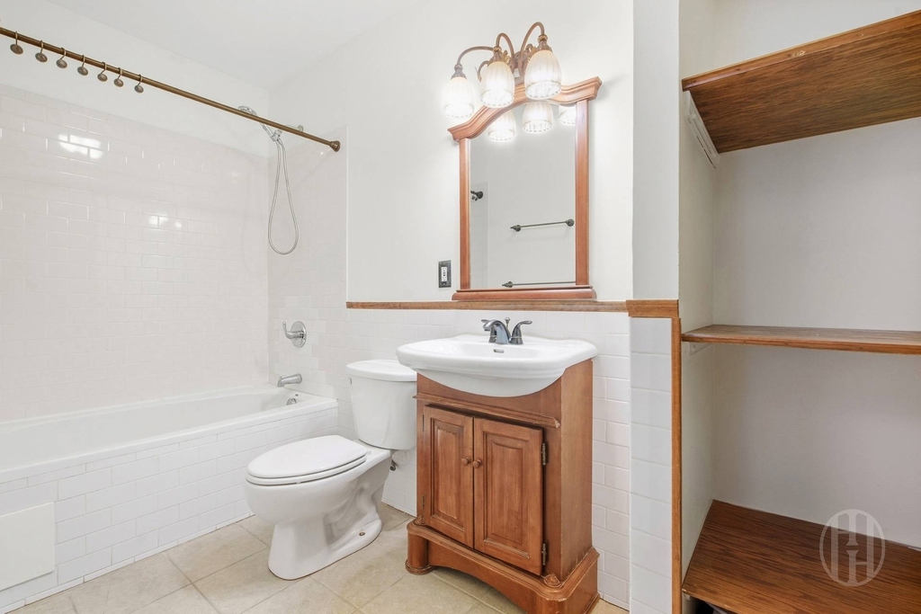 235 W 137th Street - Photo 3