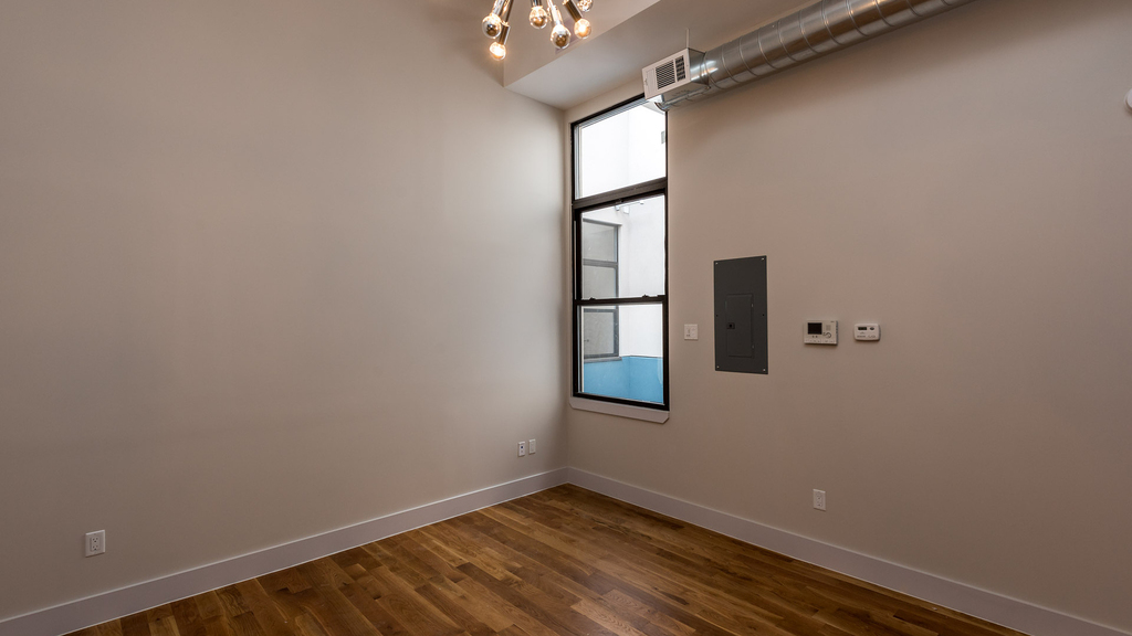 372 Kosciuszko St - Photo 1