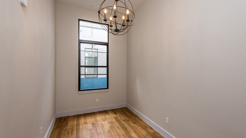 372 Kosciuszko St - Photo 3
