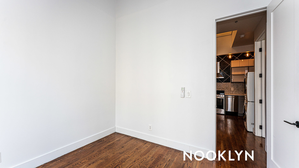 85 Graham Ave - Photo 5