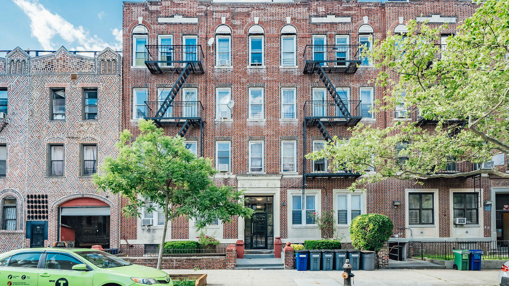 1625 Park Pl - Photo 1
