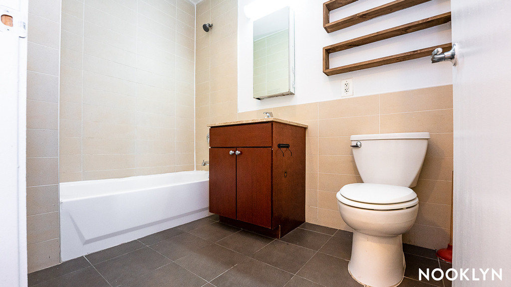 924 Metropolitan Ave - Photo 11