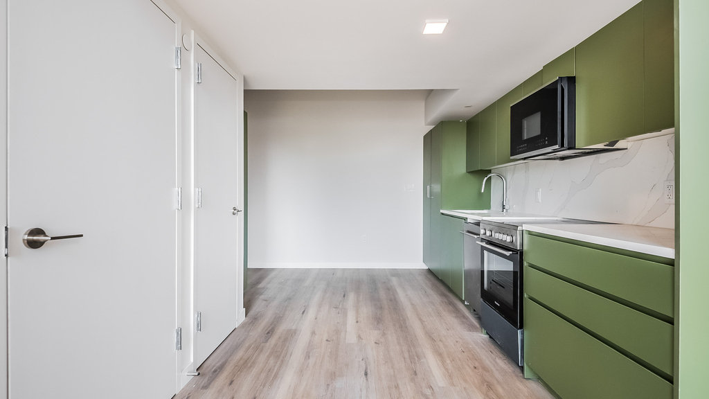 619 Throop Ave - Photo 3